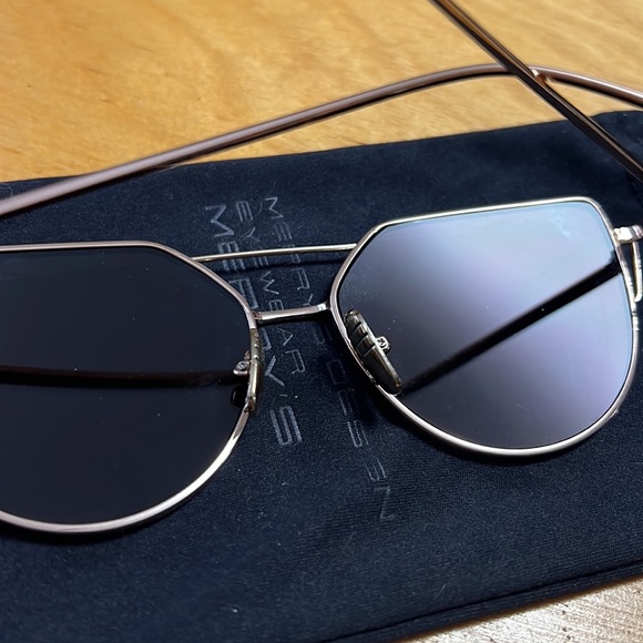 SALE Rose Gold Sunglasses - Picture 4 of 5